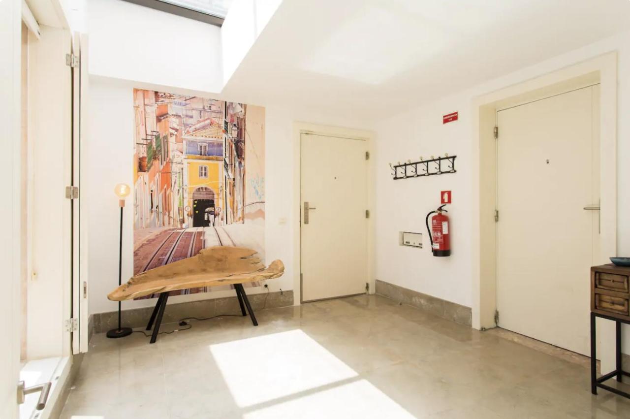 Beautiful 3-Story House In Chiado With A 40M² Private Terrace Apartment Lisbon Exterior photo