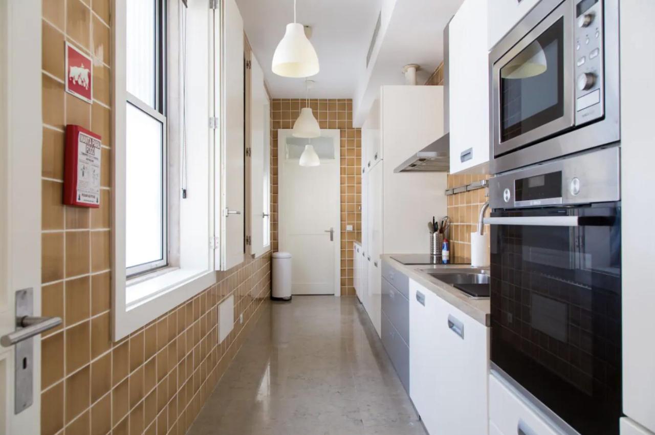 Beautiful 3-Story House In Chiado With A 40M² Private Terrace Apartment Lisbon Exterior photo